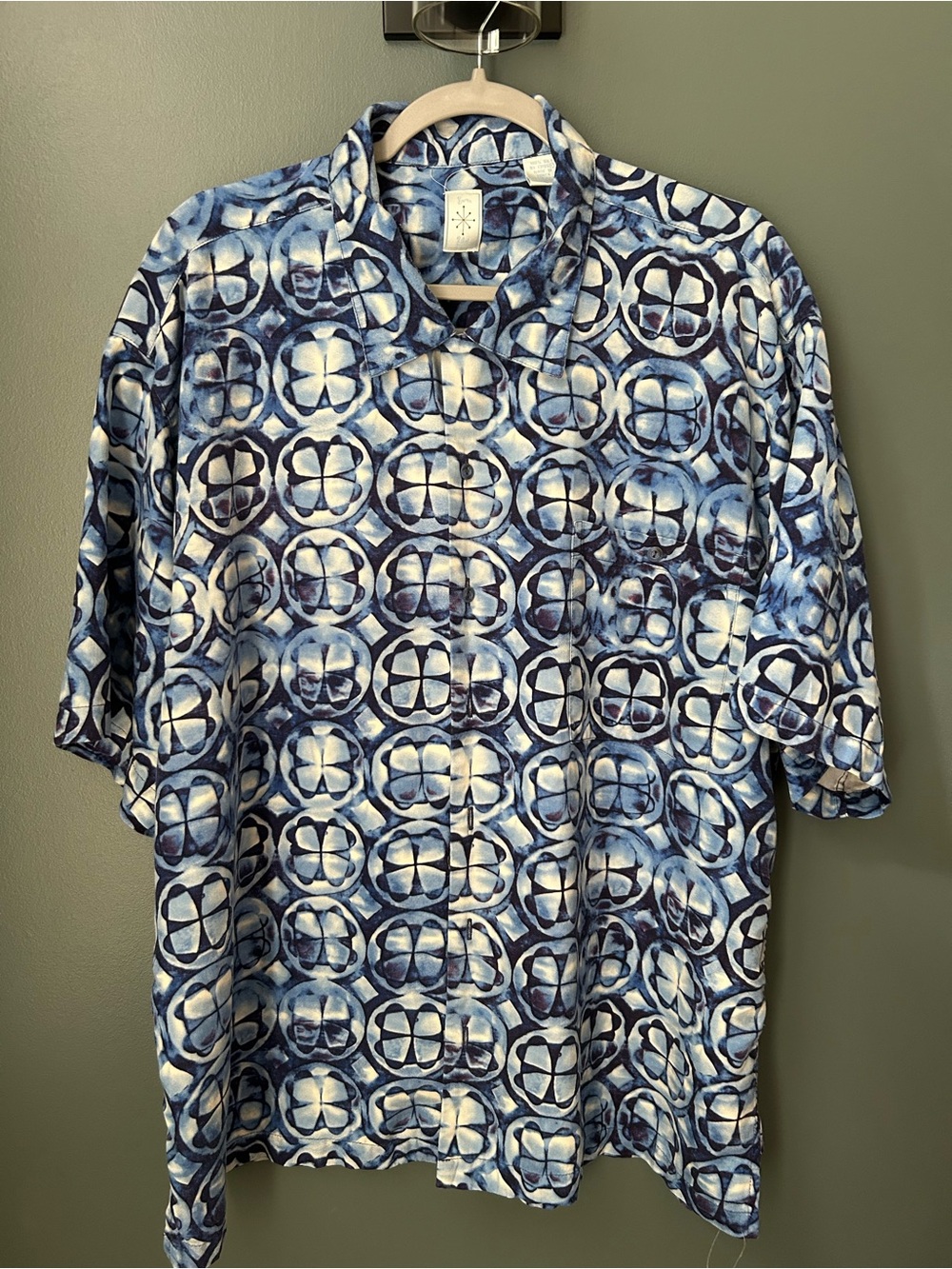 Men's Silk Casual Blue Patterned Short-Sleeve Shirt